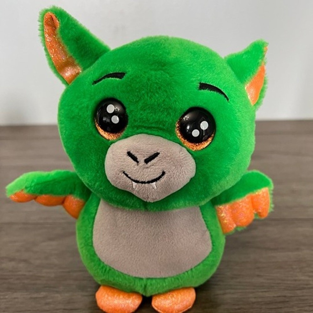 Russ Berrie Lil Peepers Green Vampire Bat Plush